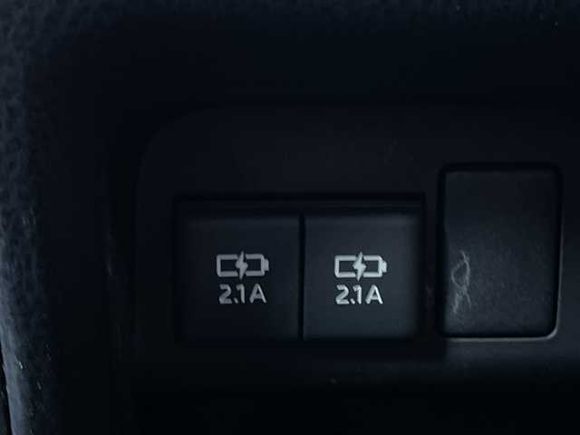 トヨタ ノア Si ダブルバイビーⅡ 大阪府 2019(令1)年 5.7万km ホワイトパールクリスタルシャイン 純正ナビ（フルセグTV/Bluetooth/AM・FM）/バックカメラ/ETC/ドラレコ内蔵型デジタルインナーミラー/両側パワースライドドア/クルーズコントロール/アイドリングストップ/クリアランスソナー/先行車発進告知機能/プッシュスタート/純正16インチアルミホイール