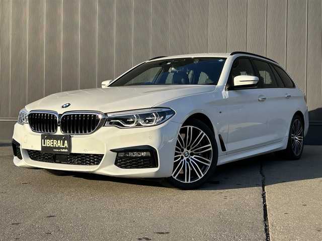 ＢＭＷ ５４０ｉ xDrive ツーリング Mスポーツ 道東・釧路十勝 2017(平29)年 3.6万km 白 コンフォートパッケージ/　　・ソフトクローズドア/ハイラインパッケージ/　　・黒革/シートヒーター(全席)/イノベーションパッケージ/　　・ジェスチャーコントロール/　　・ヘッドアップディスプレイ/アクティブクルーズコントロール/メモリ付きパワーシート/パワーバックドア/純正ナビ/TV/CD/360°カメラ/社外ドライブレコーダー(前方)/LEDヘッドライト/オートライト/フロント/リアフォグライト/ミラーETC/純正19インチAW/パークディスタンスコントロール/アンビエントライト