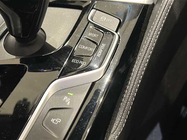 ＢＭＷ ５４０ｉ xDrive ツーリング Mスポーツ 新潟県 2017(平29)年 3.6万km アルピンホワイトⅢ コンフォートパッケージ/　　・ソフトクローズドア/ハイラインパッケージ/　　・黒革/シートヒーター(全席)/イノベーションパッケージ/　　・ジェスチャーコントロール/　　・ヘッドアップディスプレイ/アクティブクルーズコントロール/メモリ付きパワーシート/パワーバックドア/純正ナビ/TV/CD/360°カメラ/社外ドライブレコーダー(前方)/LEDヘッドライト/オートライト/フロント/リアフォグライト/ミラーETC/純正19インチAW/パークディスタンスコントロール/アンビエントライト