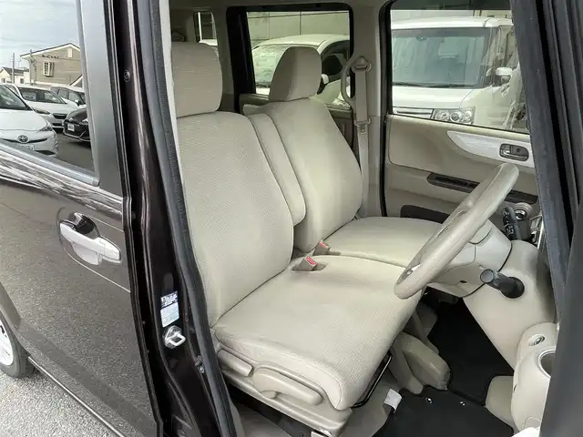 ホンダ Ｎ ＢＯＸ G Lパッケージ 兵庫県 2016(平28)年 11.8万km プレミアムディープモカパール (株)IDOMが運営する【じしゃロン姫路店】の自社ローン専用車両になります。こちらは現金またはオートローンご利用時の価格です。自社ローンご希望の方は別途その旨お申付け下さい/純正１４インチアルミ/純正ナビＴＶ/ＣＤ／ＢＴ/バックカメラ/片側パワースライドドア/純正フロアマット　/電動格納ミラー/ミラーウインカー/ＥＴＣ/保証書/取扱説明書/スマートキー×2