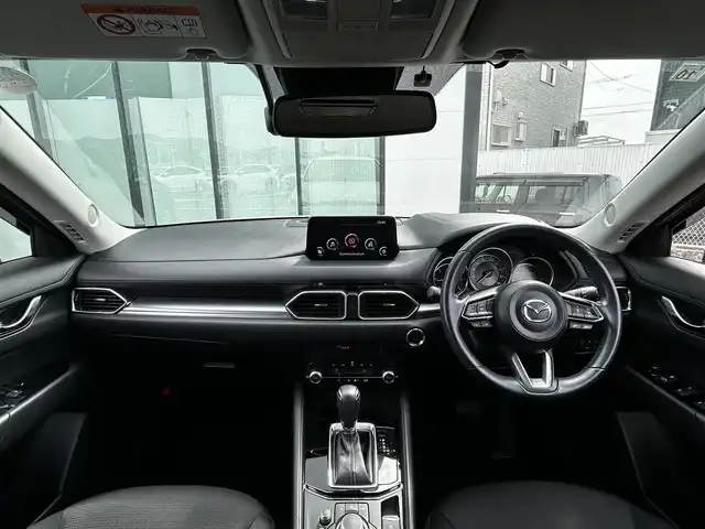 マツダ ＣＸ－５ XD スマートエディション 香川県 2020(令2)年 4.3万km スノーフレイクホワイトパールマイカ 登録時走行距離：42833km/純正ナビ（ナビSD無し）/→AM/FM/フルセグTV/Bluetooth/→CD/DVD再生/パノラマビューモニター/ヘッドアップディスプレイ/前後ドライブレコーダー/アダプティブクルーズコントロール/ステアリングリモコン/革巻きステアリング/電子パーキング/ALPINE製社外フリップダウンモニター/LEDオートライト/純正17インチAW/ブラインドスポットモニター/SCBS/TCS/クリアランスソナー