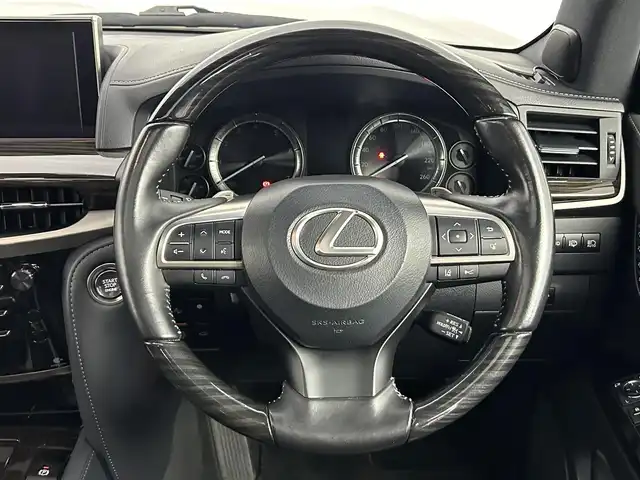 レクサス ＬＸ 570 ブラックシークエンス 道央・札幌 2020(令2)年 6.4万km ブラック ・４WD/・サンルーフ/・モデリスタエアロ/・メーカーナビ/　CD/DVD/SD/BT/フルセグ/・パノラミックビューモニター/・ビルトインETC2.0/・前後ドライブレコーダー/・レクサスセーフティシステム/・プリクラッシュセーフティ/・レーンアシスト/・レーダークルーズコントロール/・クリアランスソナー/・オートハイビーム/・ブラインドスポットモニター/・レザーシート/・パワーシート/・前席シートヒーター/・前席シートベンチレーション/・LEDヘッドライト/・シーケンシャルウィンカー/・プッシュスタート/・スマートキー/・純正フロアマット/・ドアバイザー