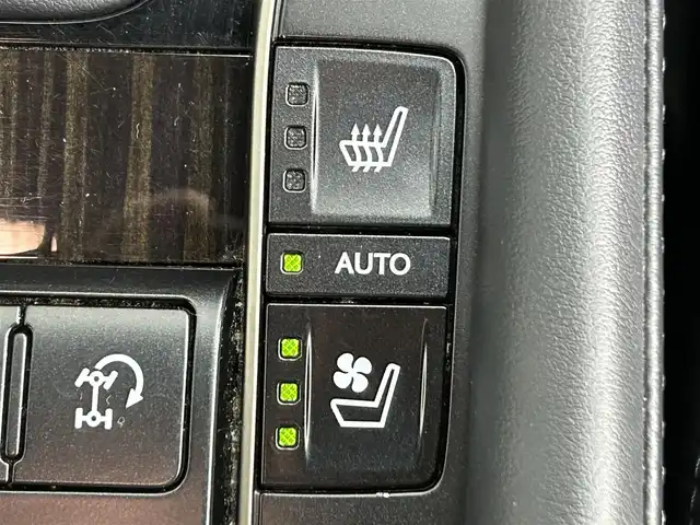 レクサス ＬＸ 570 ブラックシークエンス 道央・札幌 2020(令2)年 6.4万km ブラック ・４WD/・サンルーフ/・モデリスタエアロ/・メーカーナビ/　CD/DVD/SD/BT/フルセグ/・パノラミックビューモニター/・ビルトインETC2.0/・前後ドライブレコーダー/・レクサスセーフティシステム/・プリクラッシュセーフティ/・レーンアシスト/・レーダークルーズコントロール/・クリアランスソナー/・オートハイビーム/・ブラインドスポットモニター/・レザーシート/・パワーシート/・前席シートヒーター/・前席シートベンチレーション/・LEDヘッドライト/・シーケンシャルウィンカー/・プッシュスタート/・スマートキー/・純正フロアマット/・ドアバイザー