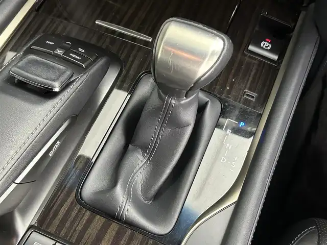 レクサス ＬＸ 570 ブラックシークエンス 道央・札幌 2020(令2)年 6.4万km ブラック ・４WD/・サンルーフ/・モデリスタエアロ/・メーカーナビ/　CD/DVD/SD/BT/フルセグ/・パノラミックビューモニター/・ビルトインETC2.0/・前後ドライブレコーダー/・レクサスセーフティシステム/・プリクラッシュセーフティ/・レーンアシスト/・レーダークルーズコントロール/・クリアランスソナー/・オートハイビーム/・ブラインドスポットモニター/・レザーシート/・パワーシート/・前席シートヒーター/・前席シートベンチレーション/・LEDヘッドライト/・シーケンシャルウィンカー/・プッシュスタート/・スマートキー/・純正フロアマット/・ドアバイザー