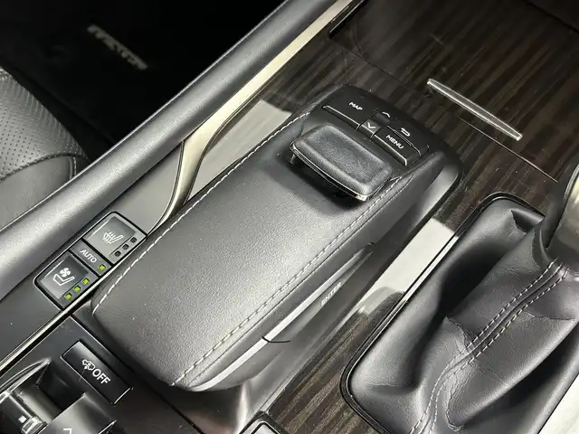 レクサス ＬＸ 570 ブラックシークエンス 道央・札幌 2020(令2)年 6.4万km ブラック ・４WD/・サンルーフ/・モデリスタエアロ/・メーカーナビ/　CD/DVD/SD/BT/フルセグ/・パノラミックビューモニター/・ビルトインETC2.0/・前後ドライブレコーダー/・レクサスセーフティシステム/・プリクラッシュセーフティ/・レーンアシスト/・レーダークルーズコントロール/・クリアランスソナー/・オートハイビーム/・ブラインドスポットモニター/・レザーシート/・パワーシート/・前席シートヒーター/・前席シートベンチレーション/・LEDヘッドライト/・シーケンシャルウィンカー/・プッシュスタート/・スマートキー/・純正フロアマット/・ドアバイザー