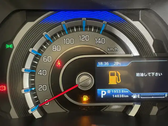 スズキ ハスラー Jスタイル 福岡県 2022(令4)年 1.4万km ピュアホワイトパール/ガンメタリック2トーン 純正メモリナビ/・CD/DVD/BT/フルセグTV/・バックモニター/スズキセーフティサポート/コーナーセンサー/ハーフレザーシート/・シートヒーター（D/N）/ETC/前方ドライブレコーダー/革巻きステアリング/・ステアリングリモコン/LEDヘッドライト/・オートライト/・フォグランプ/アイドリングストップ/純正15インチアルミホイール/純正フロアマット/純正ドアバイザー
