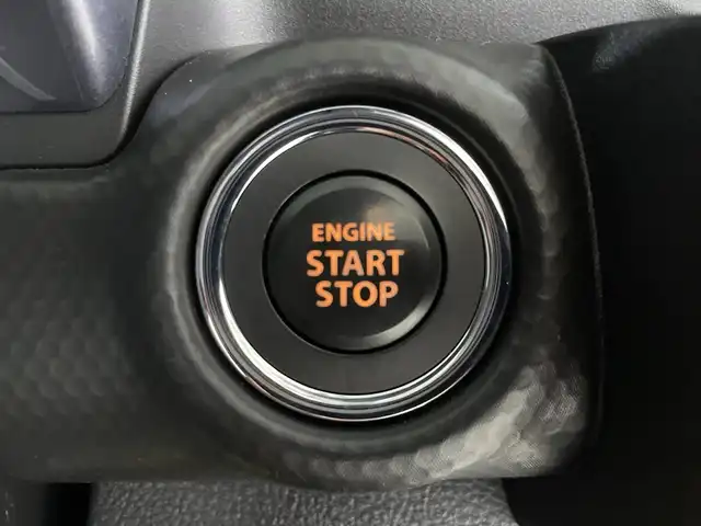 スズキ ハスラー Jスタイル 福岡県 2022(令4)年 1.4万km ピュアホワイトパール/ガンメタリック2トーン 純正メモリナビ/・CD/DVD/BT/フルセグTV/・バックモニター/スズキセーフティサポート/コーナーセンサー/ハーフレザーシート/・シートヒーター（D/N）/ETC/前方ドライブレコーダー/革巻きステアリング/・ステアリングリモコン/LEDヘッドライト/・オートライト/・フォグランプ/アイドリングストップ/純正15インチアルミホイール/純正フロアマット/純正ドアバイザー