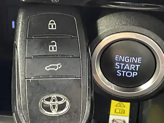 トヨタ ハリアー Z レザーパッケージ 熊本県 2020(令2)年 6.1万km ホワイトパールクリスタルシャイン モデリスタエアロ　/ＪＢＬサウンド　/純正ナビ　/全周囲カメラ　/ビルトインＥＴＣ２．０　/トヨタセーフティーセンス/・プリクラッシュセーフティ/・レーントレーシングアシスト/・レーダークルーズコントロール/・ロードサインアシスト/・ブラインドスポットモニター/・リアクロストラフィックアラート/横滑り防止/後ろのみクリアランスソナー　/ステアリングヒーター　/前席シートヒーター/前席エアーシート　/前席パワーシート　/パワーバックドア/ヘッドアップディスプレイ/デジタルインナーミラー/オートブレーキホールド/純正フロアマット/純正19インチAW/オートライト/フォグランプ/スマートキー/プッシュスタート/スペアキー1本/取扱説明書