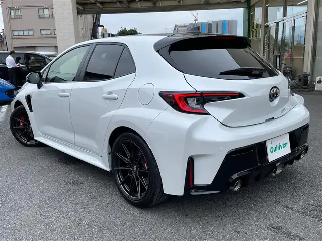 トヨタ ＧＲカローラ RZ 神奈川県 2025(令7)年 0.3万km プラチナホワイトパールマイカ 純正メモリーナビ・地デジTV/バックモニター/ビルトインETC/純正USB/BT/Miracast/ハーフレザーシート/前席シートヒーター/HUD/BBS製18インチ鍛造AW/レッドキャリパー/LEDヘッドライト/トヨタセーフティセンス/レーダークルーズコントロール/PCS/LDA/BSM/RCTA/SEA/RSA/コーナーセンサー/オートハイビーム/寒冷地仕様/プッシュスタート/スマートキー