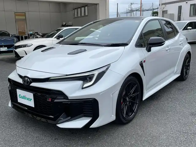 トヨタ ＧＲカローラ RZ 神奈川県 2025(令7)年 0.3万km プラチナホワイトパールマイカ 純正メモリーナビ・地デジTV/バックモニター/ビルトインETC/純正USB/BT/Miracast/ハーフレザーシート/前席シートヒーター/HUD/BBS製18インチ鍛造AW/レッドキャリパー/LEDヘッドライト/トヨタセーフティセンス/レーダークルーズコントロール/PCS/LDA/BSM/RCTA/SEA/RSA/コーナーセンサー/オートハイビーム/寒冷地仕様/プッシュスタート/スマートキー
