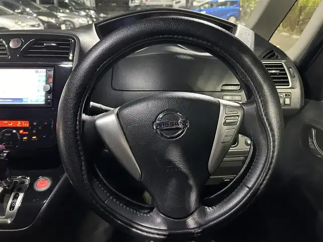 日産 セレナ ハイウェイスター Vセレクション 宮城県 2012(平24)年 12.9万km ブリリアントホワイトパール 純正ナビ/（MC311D-W）/フルセグTV/後席フリップダウンモニター/クルーズコントロール/前方ドライブレコーダー/両側パワースライドドア/純正フロアマット/純正16インチアルミホイール