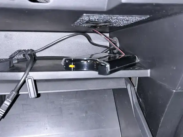 日産 セレナ ハイウェイスター Vセレクション 宮城県 2012(平24)年 12.9万km ブリリアントホワイトパール 純正ナビ/（MC311D-W）/フルセグTV/後席フリップダウンモニター/クルーズコントロール/前方ドライブレコーダー/両側パワースライドドア/純正フロアマット/純正16インチアルミホイール