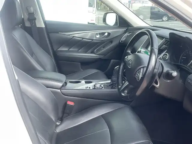 日産 スカイライン ハイブリッド 350GT Type SP 三重県 2016(平28)年 7.5万km ブリリアントホワイトパール 純正メーカーナビ/アラウンドビューモニター/全方位運転支援システム/LEDヘッドランプ/オートライト/ボディ同色電動格納ドアミラー/245/40R19タイヤ/　＊19インチアルミホイール/革巻ステアリングホイール/パドルシフト/SRSエアバック（運転席/助手席/サイド/カーテン）/左右独立温度調整機能付オートエアコン/アルミペダル/SRSダウンサス/ブラック革シート/シートヒーター（運転席/助手席）/インテリジェントキー/プッシュスタート