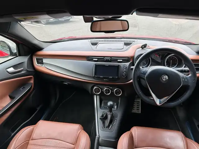 アルファロメオ ジュリエッタ スポルティーバ 香川県 2017(平29)年 5.6万km 赤 純正ナビ/→BT/DVD/→フルセグTV/ドラレコ/ETC/レザーシート/純正フロアマット/純正アルミホイール