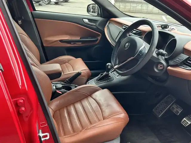 アルファロメオ ジュリエッタ スポルティーバ 香川県 2017(平29)年 5.6万km 赤 純正ナビ/→BT/DVD/→フルセグTV/ドラレコ/ETC/レザーシート/純正フロアマット/純正アルミホイール