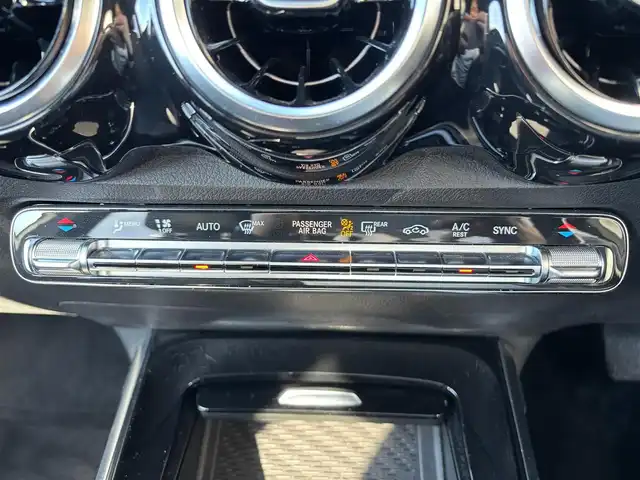 メルセデス・ベンツ ＧＬＢ２００ｄ 愛知県 2020(令2)年 2.9万km ポーラホワイト ワンオーナー/純正ナビ/BT/USB/AM/FM/フルセグTV/全方位カメラ/レーダークルーズコントロール/レーンキープ/衝突軽減ブレーキ/クリアランスソナー/BSM/パドルシフト/ハーフレザーシート/前席パワーシート（メモリー付き）/電動リアゲート/置くだけ充電/前後ドライブレコーダー/ETC2.0/ルーフレール/純正フロアマット/スマートキー×2