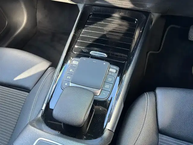 メルセデス・ベンツ ＧＬＢ２００ｄ 愛知県 2020(令2)年 2.9万km ポーラホワイト ワンオーナー/純正ナビ/BT/USB/AM/FM/フルセグTV/全方位カメラ/レーダークルーズコントロール/レーンキープ/衝突軽減ブレーキ/クリアランスソナー/BSM/パドルシフト/ハーフレザーシート/前席パワーシート（メモリー付き）/電動リアゲート/置くだけ充電/前後ドライブレコーダー/ETC2.0/ルーフレール/純正フロアマット/スマートキー×2