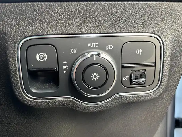 メルセデス・ベンツ ＧＬＢ２００ｄ 愛知県 2020(令2)年 2.9万km ポーラホワイト ワンオーナー/純正ナビ/BT/USB/AM/FM/フルセグTV/全方位カメラ/レーダークルーズコントロール/レーンキープ/衝突軽減ブレーキ/クリアランスソナー/BSM/パドルシフト/ハーフレザーシート/前席パワーシート（メモリー付き）/電動リアゲート/置くだけ充電/前後ドライブレコーダー/ETC2.0/ルーフレール/純正フロアマット/スマートキー×2