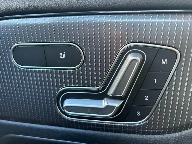 メルセデス・ベンツ ＧＬＢ２００ｄ 愛知県 2020(令2)年 2.9万km ポーラホワイト ワンオーナー/純正ナビ/BT/USB/AM/FM/フルセグTV/全方位カメラ/レーダークルーズコントロール/レーンキープ/衝突軽減ブレーキ/クリアランスソナー/BSM/パドルシフト/ハーフレザーシート/前席パワーシート（メモリー付き）/電動リアゲート/置くだけ充電/前後ドライブレコーダー/ETC2.0/ルーフレール/純正フロアマット/スマートキー×2