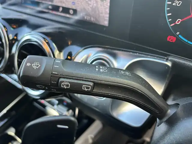 メルセデス・ベンツ ＧＬＢ２００ｄ 愛知県 2020(令2)年 2.9万km ポーラホワイト ワンオーナー/純正ナビ/BT/USB/AM/FM/フルセグTV/全方位カメラ/レーダークルーズコントロール/レーンキープ/衝突軽減ブレーキ/クリアランスソナー/BSM/パドルシフト/ハーフレザーシート/前席パワーシート（メモリー付き）/電動リアゲート/置くだけ充電/前後ドライブレコーダー/ETC2.0/ルーフレール/純正フロアマット/スマートキー×2