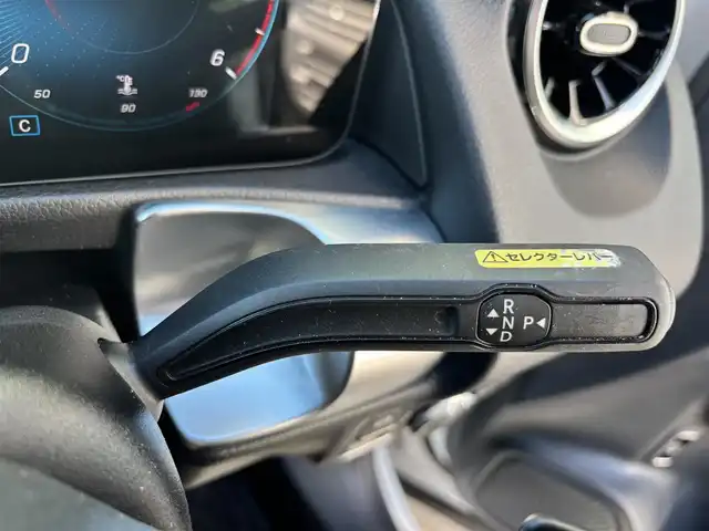 メルセデス・ベンツ ＧＬＢ２００ｄ 愛知県 2020(令2)年 2.9万km ポーラホワイト ワンオーナー/純正ナビ/BT/USB/AM/FM/フルセグTV/全方位カメラ/レーダークルーズコントロール/レーンキープ/衝突軽減ブレーキ/クリアランスソナー/BSM/パドルシフト/ハーフレザーシート/前席パワーシート（メモリー付き）/電動リアゲート/置くだけ充電/前後ドライブレコーダー/ETC2.0/ルーフレール/純正フロアマット/スマートキー×2