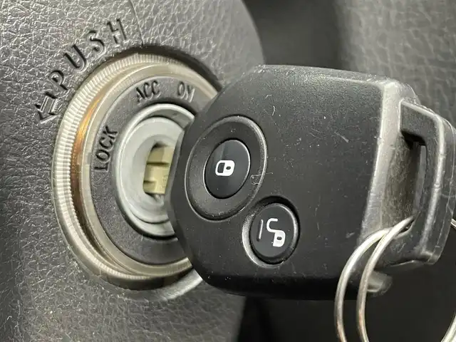 スバル インプレッサ スポーツ 2．0i アイサイト 道央・札幌 2012(平24)年 7.6万km アイスシルバーメタリック ・4WD/・社外SDナビ（AVIC-MRZ09）/CD/SD/BT/フルセグ/・バックカメラ/・ETC/・アイサイト/・横滑り防止装置/・レーンキープアシスト/・クルーズコントロール/・キセノンライト/・フォグランプ/・リモコンキー/・パドルシフト/・純正フロアマット/・純正16インチAW/・ドアバイザー/・電動格納ミラー