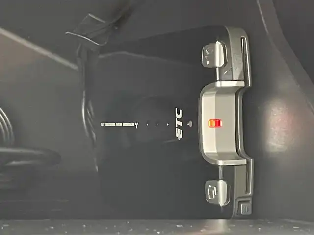 スバル インプレッサ スポーツ 2．0i アイサイト 道央・札幌 2012(平24)年 7.6万km アイスシルバーメタリック ・4WD/・社外SDナビ（AVIC-MRZ09）/CD/SD/BT/フルセグ/・バックカメラ/・ETC/・アイサイト/・横滑り防止装置/・レーンキープアシスト/・クルーズコントロール/・キセノンライト/・フォグランプ/・リモコンキー/・パドルシフト/・純正フロアマット/・純正16インチAW/・ドアバイザー/・電動格納ミラー