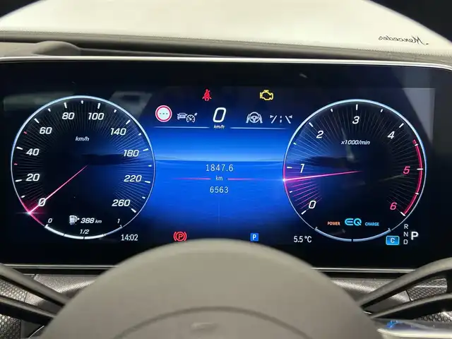 メルセデス・ベンツ Ｍ・ベンツ Ｃ２２０ｄ アバンギャルド　AMGライン 福岡県 2022(令4)年 0.7万km ポーラホワイト AMGラインパッケージ/・AMGラインインテリア/・ARTICOダッシュボード/・メタルウェーブセンタートリム/ベーシックパッケージ/・ヘッドアップディスプレイ/純正ナビ/フルセグTV/Bluetooth/AppleCarPlay/パノラミックスライディングルーフ/レーダーセーフティーパッケージ/・アクティブディスタンスアシストディストロニック/・360°カメラシステム/・DIGITALライト/前席シートヒーター/メモリ付パワーシート/ドライブレコーダー/アンビエントライト