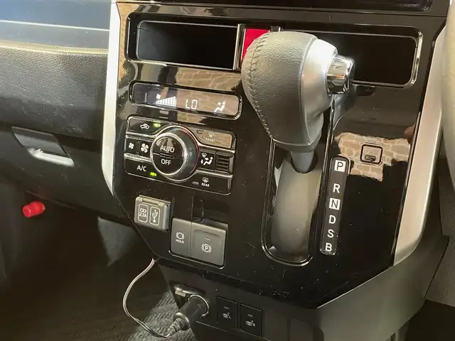 トヨタ ルーミー カスタムG 岩手県 2021(令3)年 4万km パールホワイトⅢ ４WD/寒冷地仕様/両側パワースライドドア/全方位カメラ/クルーズコントロール/レーンアシスト/シートヒーター/純正９インチディスプレイオーディオ/コーナーセンサー/LEDヘッドライト/エンジンスターター/純正１４インチアルミホイール/アイドリングストップ/横滑り防止装置/オートライト/オートエアコン