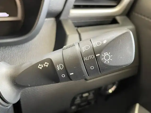 トヨタ ルーミー カスタムG 岩手県 2021(令3)年 4万km パールホワイトⅢ ４WD/寒冷地仕様/両側パワースライドドア/全方位カメラ/クルーズコントロール/レーンアシスト/シートヒーター/純正９インチディスプレイオーディオ/コーナーセンサー/LEDヘッドライト/エンジンスターター/純正１４インチアルミホイール/アイドリングストップ/横滑り防止装置/オートライト/オートエアコン