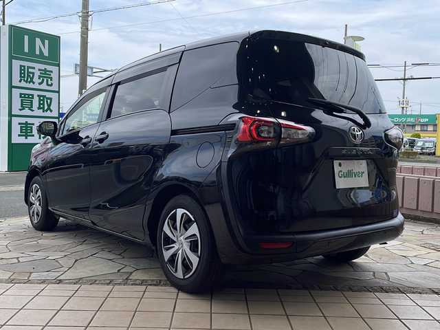 トヨタ シエンタ G クエロ 静岡県 2022(令4)年 1.3万km ブラックマイカ 純正9インチSDナビ/・CD/・DVD/・フルセグTV/・Bluetooth/・USB/・AM/・FM/主要装備/・純正12インチ後席モニター/・衝突軽減/・レーンキープ/・コーナーセンサー前後/・両側パワスラ/・ETC/・前方ドラレコ/・ハーフレザーシート/・LEDヘッドライト/・オートハイビーム