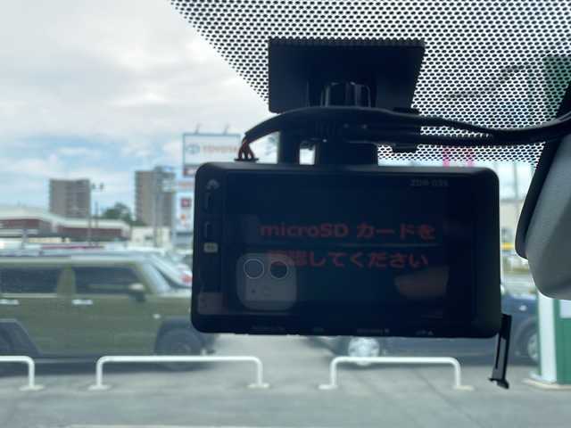 トヨタ シエンタ G クエロ 静岡県 2022(令4)年 1.3万km ブラックマイカ 純正9インチSDナビ/・CD/・DVD/・フルセグTV/・Bluetooth/・USB/・AM/・FM/主要装備/・純正12インチ後席モニター/・衝突軽減/・レーンキープ/・コーナーセンサー前後/・両側パワスラ/・ETC/・前方ドラレコ/・ハーフレザーシート/・LEDヘッドライト/・オートハイビーム