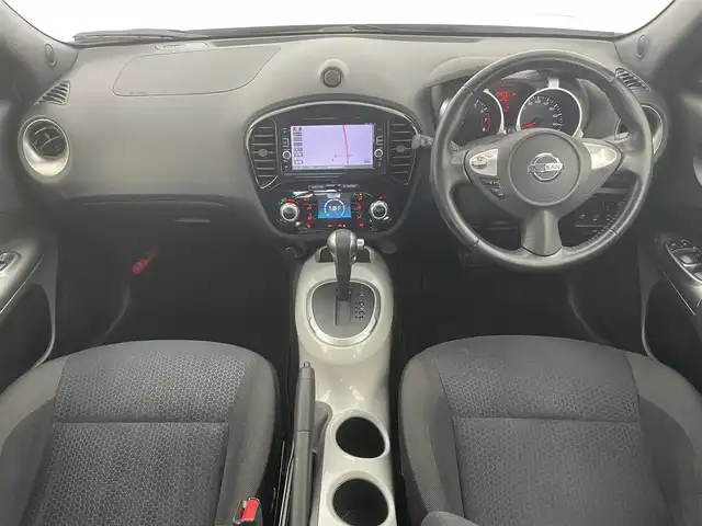 日産 ジューク 15RX Vセレクション 富山県 2016(平28)年 8.1万km ブリリアントホワイトパール ワンオーナー/純正ナビ（AM/FM/CD/DVD/AUX/BT）/フルセグTV/社外AW付き冬タイヤ積込（6mm）/衝突被害軽減ブレーキ/レーンキープアシスト/オートライト/LEDヘッドライト/ETC/スマートキー/プッシュスタート/純正17インチAW/純正フロアマット