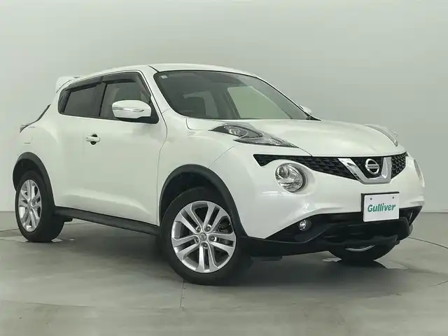 日産 ジューク 15RX Vセレクション 富山県 2016(平28)年 8.1万km ブリリアントホワイトパール ワンオーナー/純正ナビ（AM/FM/CD/DVD/AUX/BT）/フルセグTV/社外AW付き冬タイヤ積込（6mm）/衝突被害軽減ブレーキ/レーンキープアシスト/オートライト/LEDヘッドライト/ETC/スマートキー/プッシュスタート/純正17インチAW/純正フロアマット