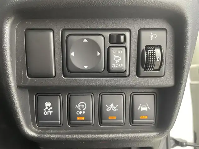 日産 ジューク 15RX Vセレクション 富山県 2016(平28)年 8.1万km ブリリアントホワイトパール ワンオーナー/純正ナビ（AM/FM/CD/DVD/AUX/BT）/フルセグTV/社外AW付き冬タイヤ積込（6mm）/衝突被害軽減ブレーキ/レーンキープアシスト/オートライト/LEDヘッドライト/ETC/スマートキー/プッシュスタート/純正17インチAW/純正フロアマット