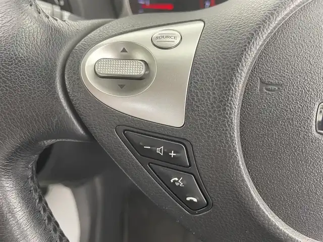 日産 ジューク 15RX Vセレクション 富山県 2016(平28)年 8.1万km ブリリアントホワイトパール ワンオーナー/純正ナビ（AM/FM/CD/DVD/AUX/BT）/フルセグTV/社外AW付き冬タイヤ積込（6mm）/衝突被害軽減ブレーキ/レーンキープアシスト/オートライト/LEDヘッドライト/ETC/スマートキー/プッシュスタート/純正17インチAW/純正フロアマット