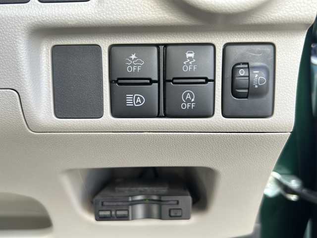 ダイハツ キャスト スタイル X SAⅢ 岐阜県 2018(平30)年 3.8万km ダークエメラルドマイカ 登録時走行距離37459km/純正ＳＤナビ　/フルセグテレビ　/バックモニター　/コーナーセンサー後方　/スマートキー　/スペアキー１本　/ＥＴＣ　/ドライブレコーダー前方/プッシュスタート/パワーウィンドウ/パワーステアリング/アイドリングストップ/エアコンAAC/Ｂｌｕｅｔｏｏｔｈ/ＣＤ／ＤＶＤ可/ＳＤミュージックサーバー/ベンチシート/フルフラットシート/社外フロアマット/ABS/横滑り防止装置/ハロゲンヘッドライト/オートライト/オートマチックハイビーム/エアバッグW/衝突被害軽減システム/ドアバイザー