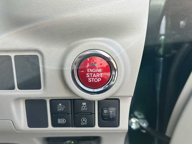 ダイハツ キャスト スタイル X SAⅢ 岐阜県 2018(平30)年 3.8万km ダークエメラルドマイカ 登録時走行距離37459km/純正ＳＤナビ　/フルセグテレビ　/バックモニター　/コーナーセンサー後方　/スマートキー　/スペアキー１本　/ＥＴＣ　/ドライブレコーダー前方/プッシュスタート/パワーウィンドウ/パワーステアリング/アイドリングストップ/エアコンAAC/Ｂｌｕｅｔｏｏｔｈ/ＣＤ／ＤＶＤ可/ＳＤミュージックサーバー/ベンチシート/フルフラットシート/社外フロアマット/ABS/横滑り防止装置/ハロゲンヘッドライト/オートライト/オートマチックハイビーム/エアバッグW/衝突被害軽減システム/ドアバイザー