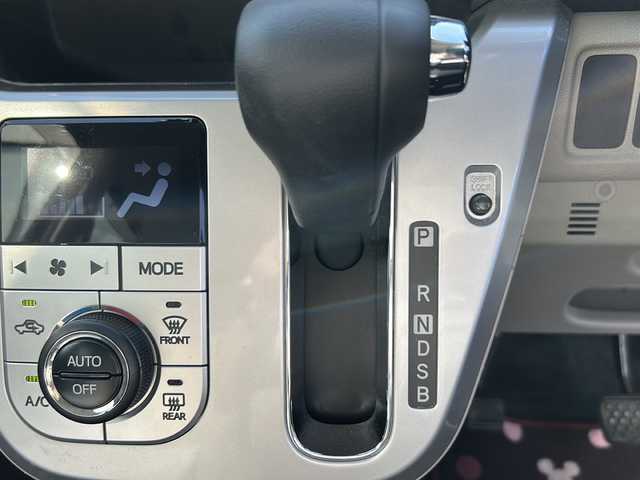 ダイハツ キャスト スタイル X SAⅢ 岐阜県 2018(平30)年 3.8万km ダークエメラルドマイカ 登録時走行距離37459km/純正ＳＤナビ　/フルセグテレビ　/バックモニター　/コーナーセンサー後方　/スマートキー　/スペアキー１本　/ＥＴＣ　/ドライブレコーダー前方/プッシュスタート/パワーウィンドウ/パワーステアリング/アイドリングストップ/エアコンAAC/Ｂｌｕｅｔｏｏｔｈ/ＣＤ／ＤＶＤ可/ＳＤミュージックサーバー/ベンチシート/フルフラットシート/社外フロアマット/ABS/横滑り防止装置/ハロゲンヘッドライト/オートライト/オートマチックハイビーム/エアバッグW/衝突被害軽減システム/ドアバイザー