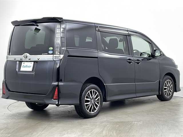 トヨタ ヴォクシー ZS 道央・札幌 2014(平26)年 7.8万km ブラック ・4WD/・寒冷地仕様/・ワンオーナー/・ALPINE9インチナビ&CD&DVD&SD&BT&TV/・両側パワースライドドア/・ドアミラーヒーター/・純正エンジンスターター付スマートキー/・社外前後ドライブレコーダー/・ステアリングスイッチ/・LEDヘッドライト/・オートライト/・純正16インチAW