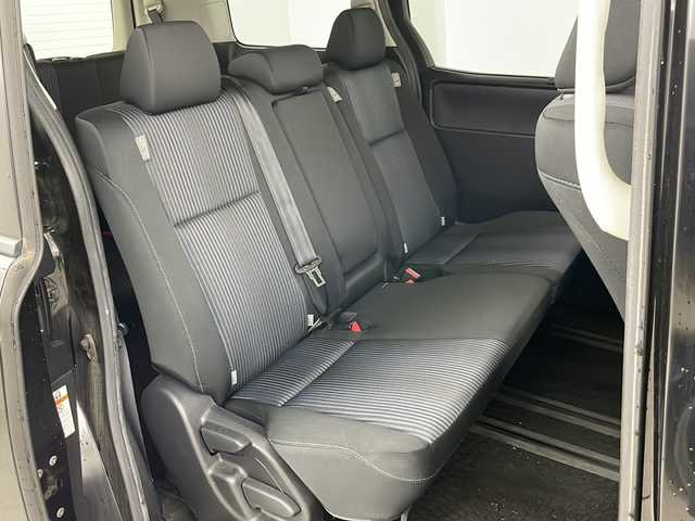 トヨタ ヴォクシー ZS 道央・札幌 2014(平26)年 7.8万km ブラック ・4WD/・寒冷地仕様/・ワンオーナー/・ALPINE9インチナビ&CD&DVD&SD&BT&TV/・両側パワースライドドア/・ドアミラーヒーター/・純正エンジンスターター付スマートキー/・社外前後ドライブレコーダー/・ステアリングスイッチ/・LEDヘッドライト/・オートライト/・純正16インチAW