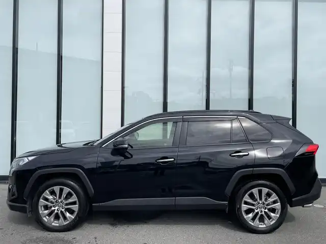 トヨタ ＲＡＶ４ G Zパッケージ 大阪府 2020(令2)年 3.5万km アティチュードブラックマイカ 社外8インチナビ（carrozzeria）/　（フルセグTV/CD/DVD/Bluetooth）/トヨタセーフティセンス/レザーシート（合皮）/　（D席パワーシート/前席シートヒーター）/ステアリングヒーター/パワーバックドア/バックカメラ/前後ドライブレコーダー/クルーズコントロール/ブラインドスポットミラー/デジタルインナーミラー/純正19インチアルミホイール/LEDヘッドライト/ビルトインETC/4WD