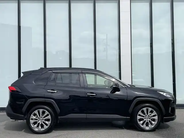 トヨタ ＲＡＶ４ G Zパッケージ 大阪府 2020(令2)年 3.5万km アティチュードブラックマイカ 社外8インチナビ（carrozzeria）/　（フルセグTV/CD/DVD/Bluetooth）/トヨタセーフティセンス/レザーシート（合皮）/　（D席パワーシート/前席シートヒーター）/ステアリングヒーター/パワーバックドア/バックカメラ/前後ドライブレコーダー/クルーズコントロール/ブラインドスポットミラー/デジタルインナーミラー/純正19インチアルミホイール/LEDヘッドライト/ビルトインETC/4WD