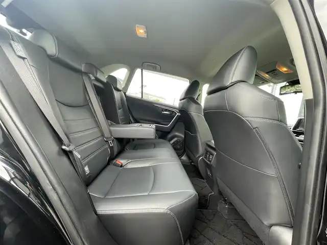 トヨタ ＲＡＶ４ G Zパッケージ 大阪府 2020(令2)年 3.5万km アティチュードブラックマイカ 社外8インチナビ（carrozzeria）/　（フルセグTV/CD/DVD/Bluetooth）/トヨタセーフティセンス/レザーシート（合皮）/　（D席パワーシート/前席シートヒーター）/ステアリングヒーター/パワーバックドア/バックカメラ/前後ドライブレコーダー/クルーズコントロール/ブラインドスポットミラー/デジタルインナーミラー/純正19インチアルミホイール/LEDヘッドライト/ビルトインETC/4WD