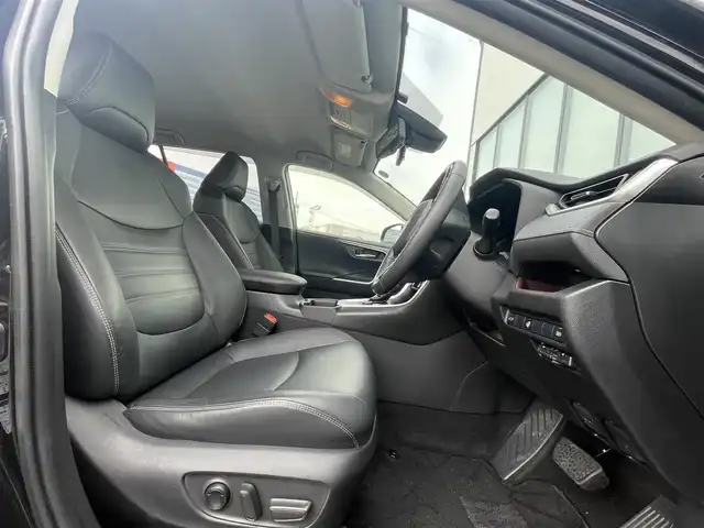 トヨタ ＲＡＶ４ G Zパッケージ 大阪府 2020(令2)年 3.5万km アティチュードブラックマイカ 社外8インチナビ（carrozzeria）/　（フルセグTV/CD/DVD/Bluetooth）/トヨタセーフティセンス/レザーシート（合皮）/　（D席パワーシート/前席シートヒーター）/ステアリングヒーター/パワーバックドア/バックカメラ/前後ドライブレコーダー/クルーズコントロール/ブラインドスポットミラー/デジタルインナーミラー/純正19インチアルミホイール/LEDヘッドライト/ビルトインETC/4WD