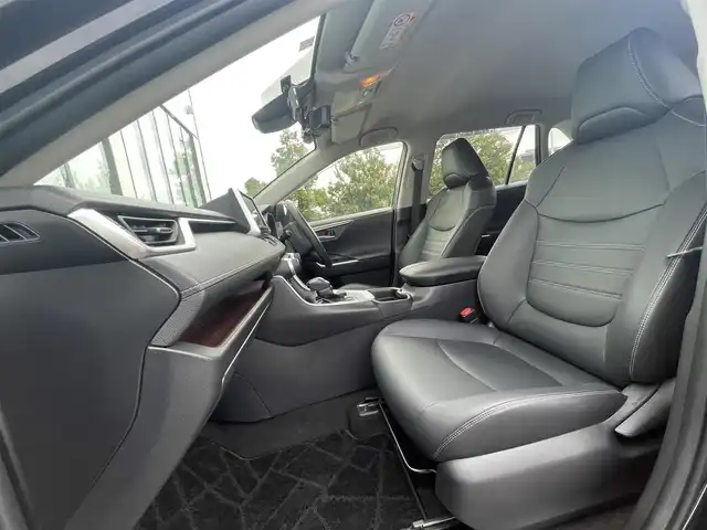 トヨタ ＲＡＶ４ G Zパッケージ 大阪府 2020(令2)年 3.5万km アティチュードブラックマイカ 社外8インチナビ（carrozzeria）/　（フルセグTV/CD/DVD/Bluetooth）/トヨタセーフティセンス/レザーシート（合皮）/　（D席パワーシート/前席シートヒーター）/ステアリングヒーター/パワーバックドア/バックカメラ/前後ドライブレコーダー/クルーズコントロール/ブラインドスポットミラー/デジタルインナーミラー/純正19インチアルミホイール/LEDヘッドライト/ビルトインETC/4WD