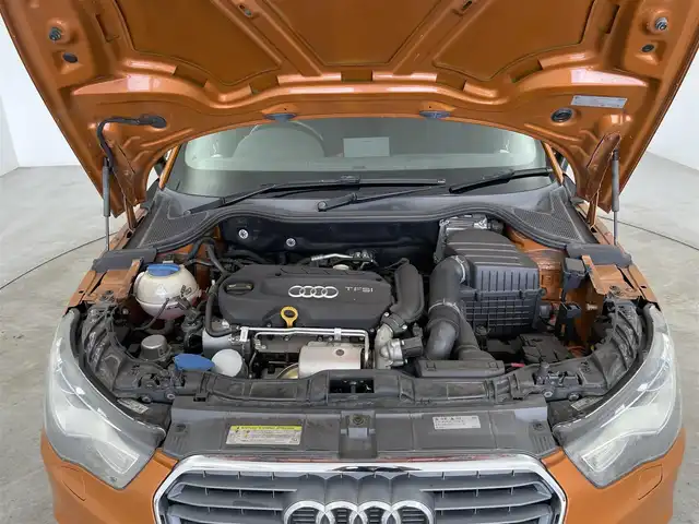 アウディ Ａ１ SB カラーセレクション 大分県 2015(平27)年 16.8万km オレンジ 純正ナビ/（フルセグ/Bluetooth/CD/DVD)/ETC/前方ドライブレコーダー/オートライト/電動格納ミラー/MT付きAT/プッシュスタート・スマートキー/フロアマット/保証書・取扱説明書