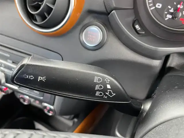 アウディ Ａ１ SB カラーセレクション 大分県 2015(平27)年 16.8万km オレンジ 純正ナビ/（フルセグ/Bluetooth/CD/DVD)/ETC/前方ドライブレコーダー/オートライト/電動格納ミラー/MT付きAT/プッシュスタート・スマートキー/フロアマット/保証書・取扱説明書