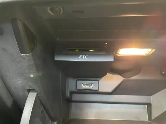 アウディ Ａ１ SB カラーセレクション 大分県 2015(平27)年 16.8万km オレンジ 純正ナビ/（フルセグ/Bluetooth/CD/DVD)/ETC/前方ドライブレコーダー/オートライト/電動格納ミラー/MT付きAT/プッシュスタート・スマートキー/フロアマット/保証書・取扱説明書