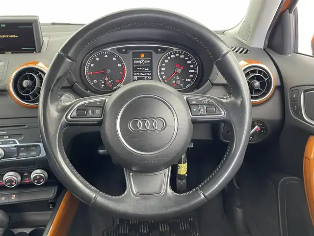 アウディ Ａ１ SB カラーセレクション 大分県 2015(平27)年 16.8万km オレンジ 純正ナビ/（フルセグ/Bluetooth/CD/DVD)/ETC/前方ドライブレコーダー/オートライト/電動格納ミラー/MT付きAT/プッシュスタート・スマートキー/フロアマット/保証書・取扱説明書